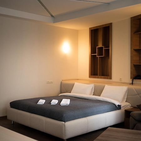 All Seasons Hotel On Freedom Square Tbilisi Bagian luar foto