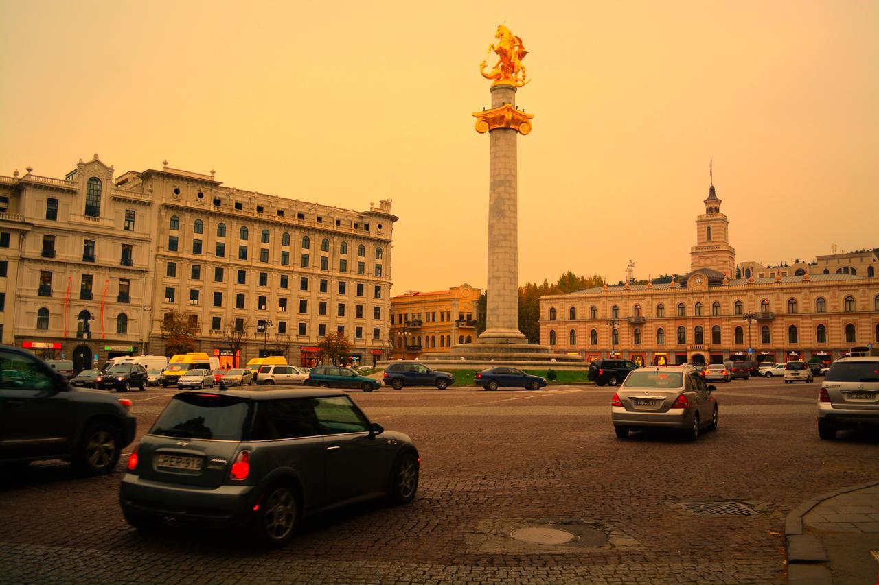 All Seasons Hotel On Freedom Square Tbilisi Bagian luar foto