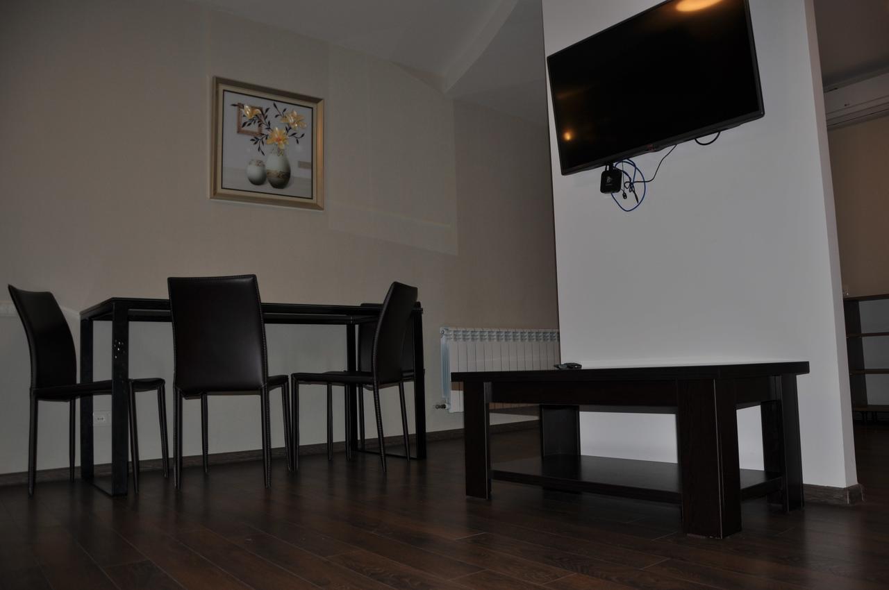 All Seasons Hotel On Freedom Square Tbilisi Bagian luar foto