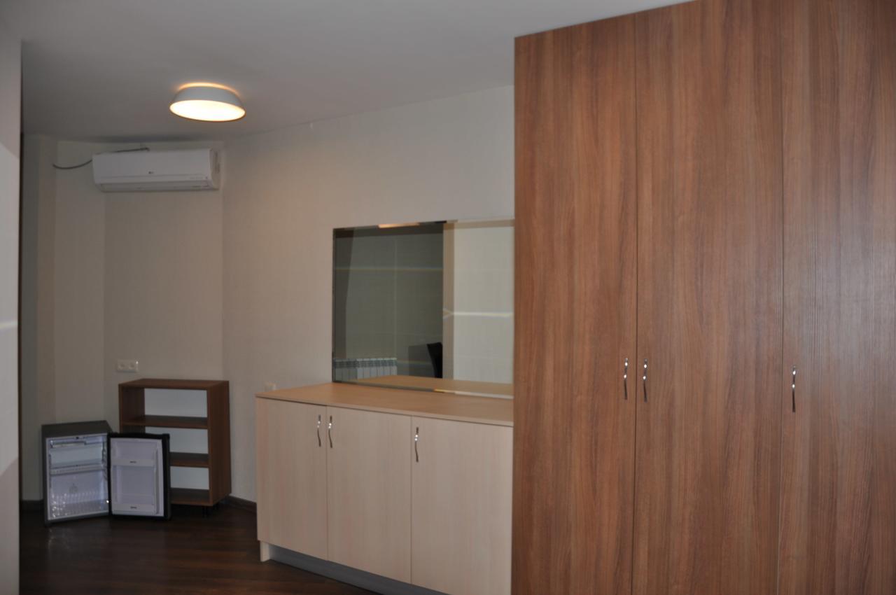 All Seasons Hotel On Freedom Square Tbilisi Bagian luar foto