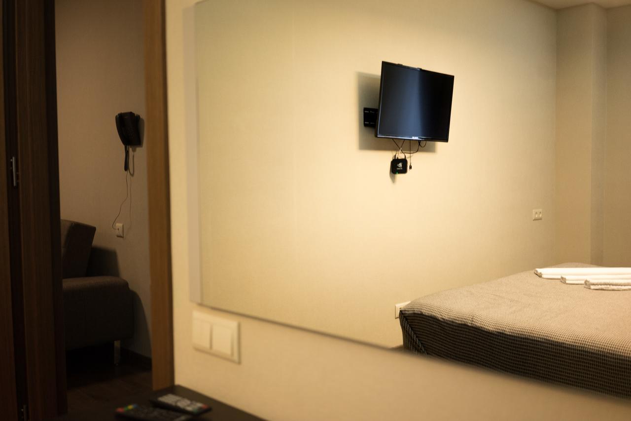 All Seasons Hotel On Freedom Square Tbilisi Bagian luar foto
