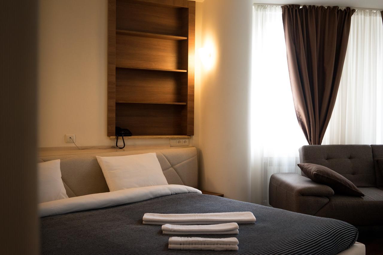 All Seasons Hotel On Freedom Square Tbilisi Bagian luar foto