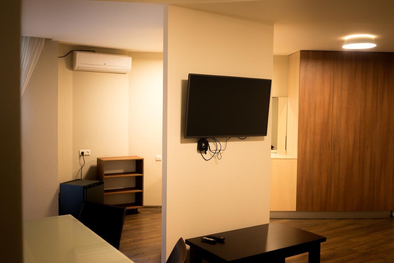 All Seasons Hotel On Freedom Square Tbilisi Bagian luar foto