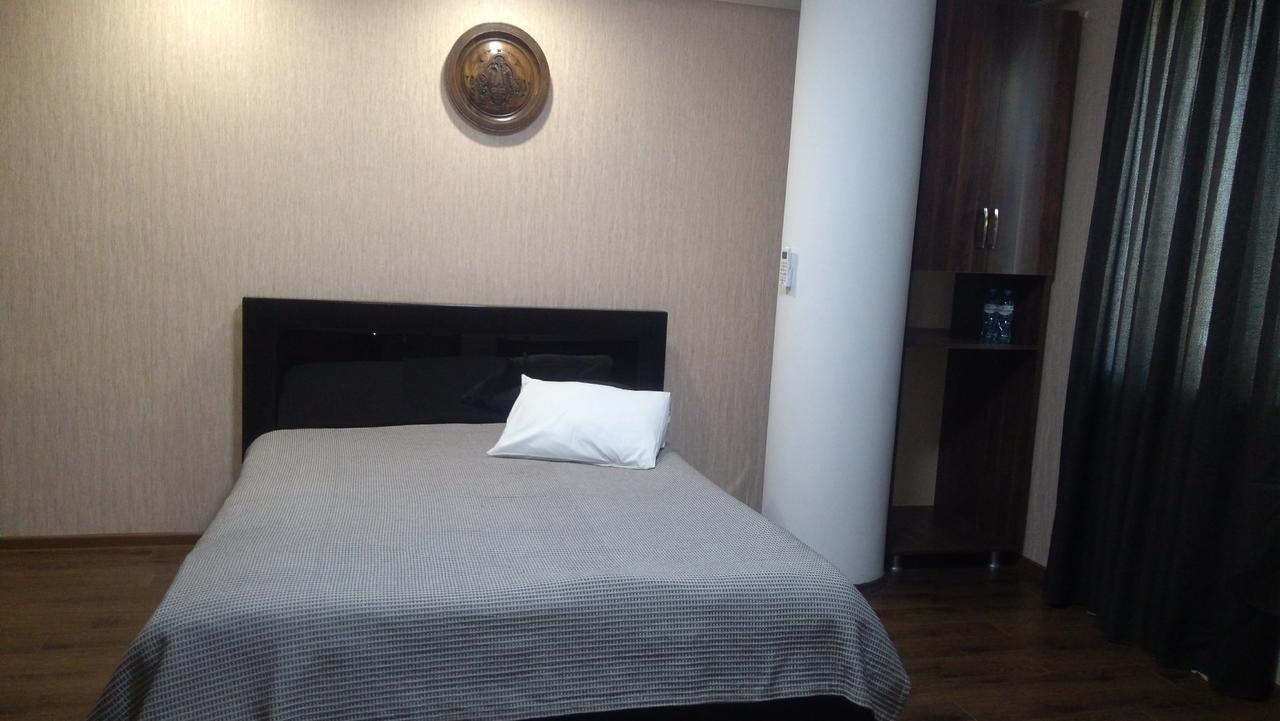 All Seasons Hotel On Freedom Square Tbilisi Bagian luar foto